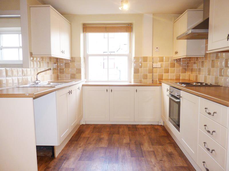 2 bedroom flat Let Agreed in Barnoldswick - P1740310.jpg